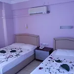 London Blue Hotel 3*