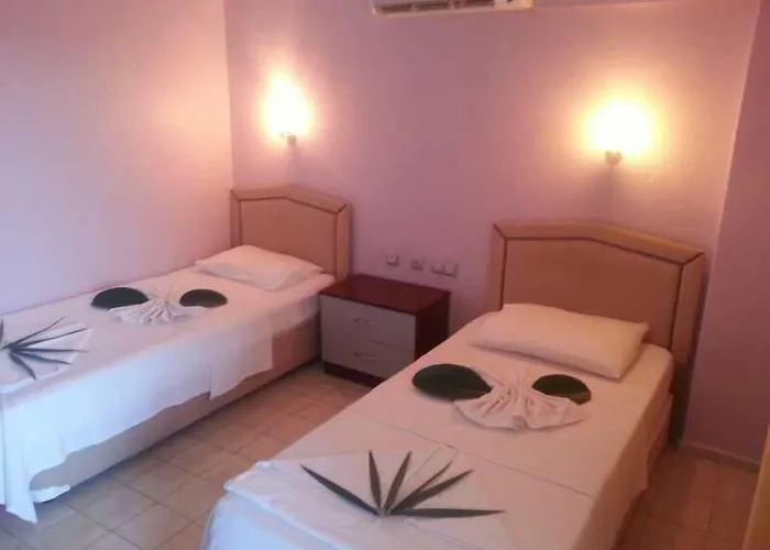 London Blue Hotel 3*
